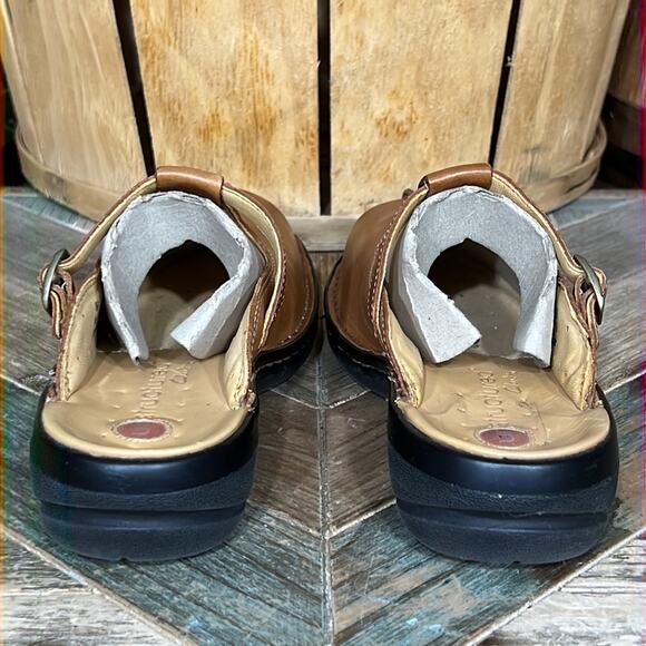 Clarks Unstructured Tan Leather Buckle Strap Comfort Clogs Mules Womens Size 7 - Picture 6 of 11